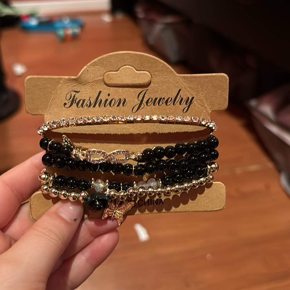 Fashion jewelry bracelets